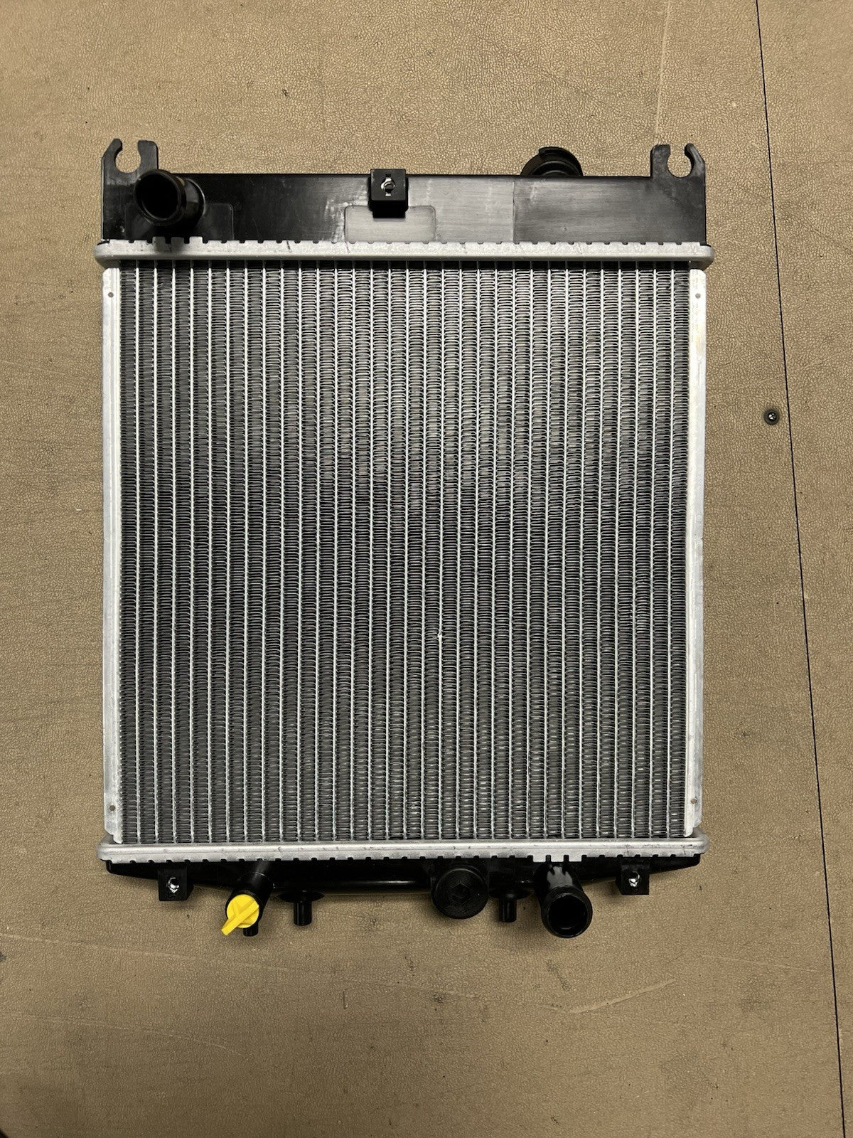Suzuki Carry DD51T Radiator 11 inch *****ALUMINUM*****NEW*****