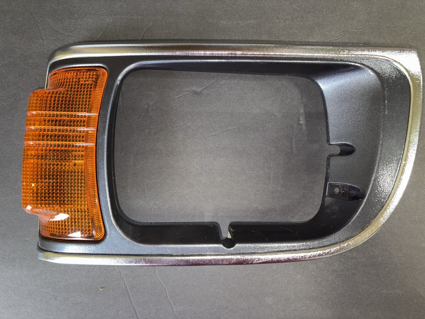 MITSUBISHI MINICAB TRUCK U41T U42T Headlight Head Lamp Frame Blinker (OEM NEW)