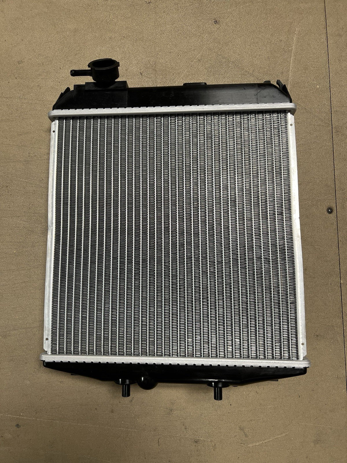 Suzuki Carry DD51T Radiator  11 inch *****ALUMINUM*****NEW*****