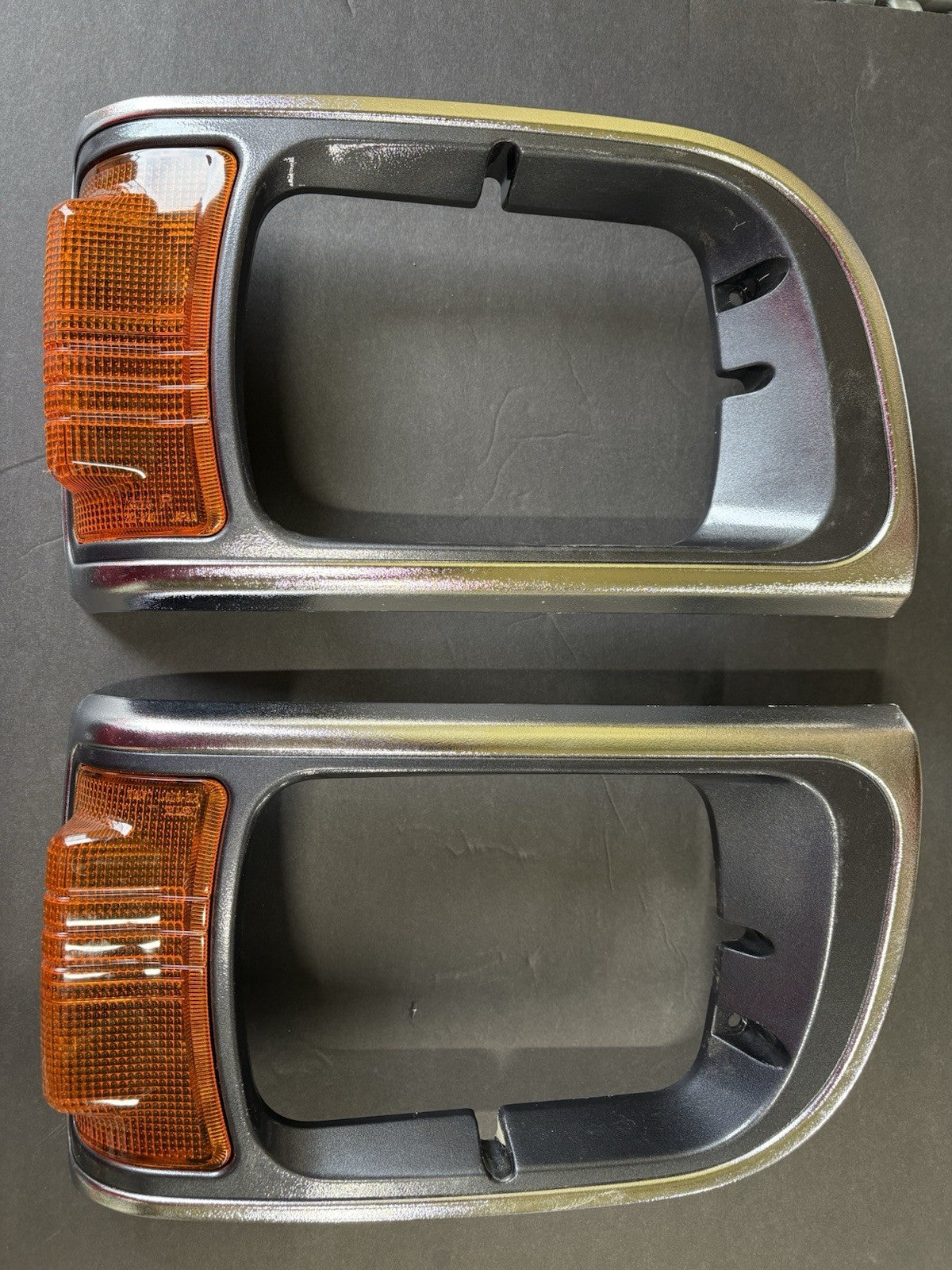 MITSUBISHI MINICAB TRUCK U41T U42T Headlight Head Lamp Frame Blinker (OEM NEW)
