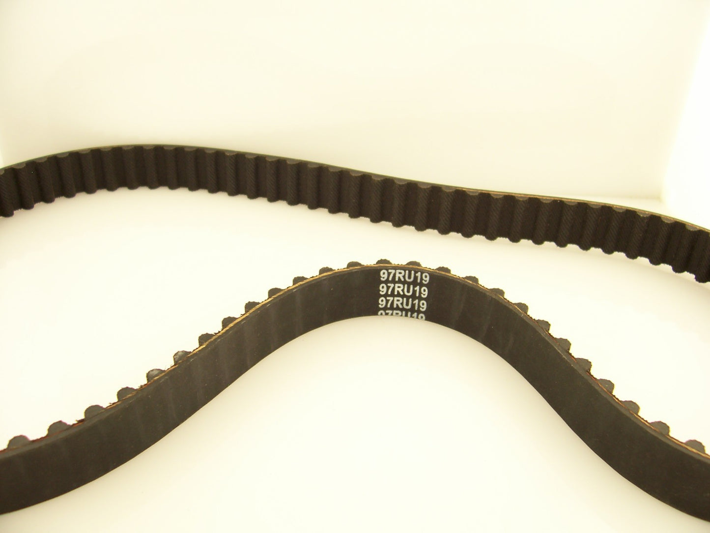 Mitsubishi Minicab 1986-90 w/3G81 (NON Hemi-Head  Engine) Timing Belt 97RU19
